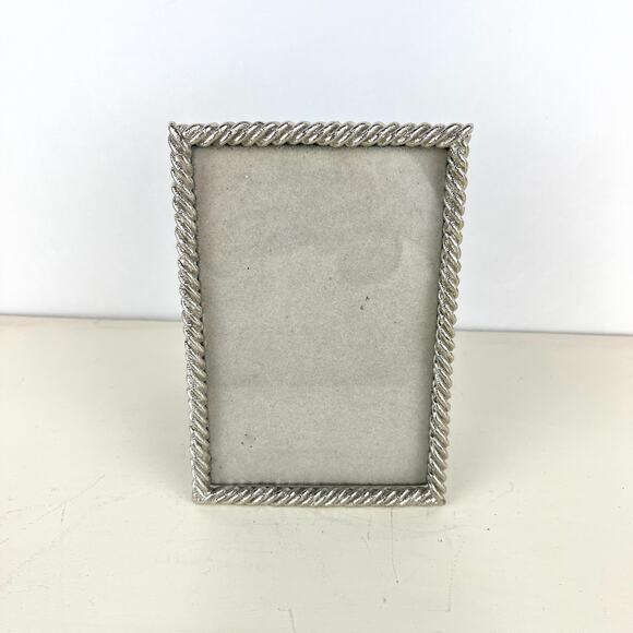 Nicole Miller Home Silver Twisted Rope Photo Frame - Picture 1 of 6